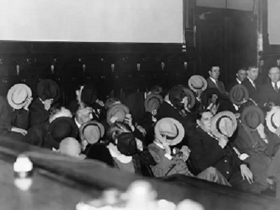 44.2_Italian American Mob at the trial.jpg