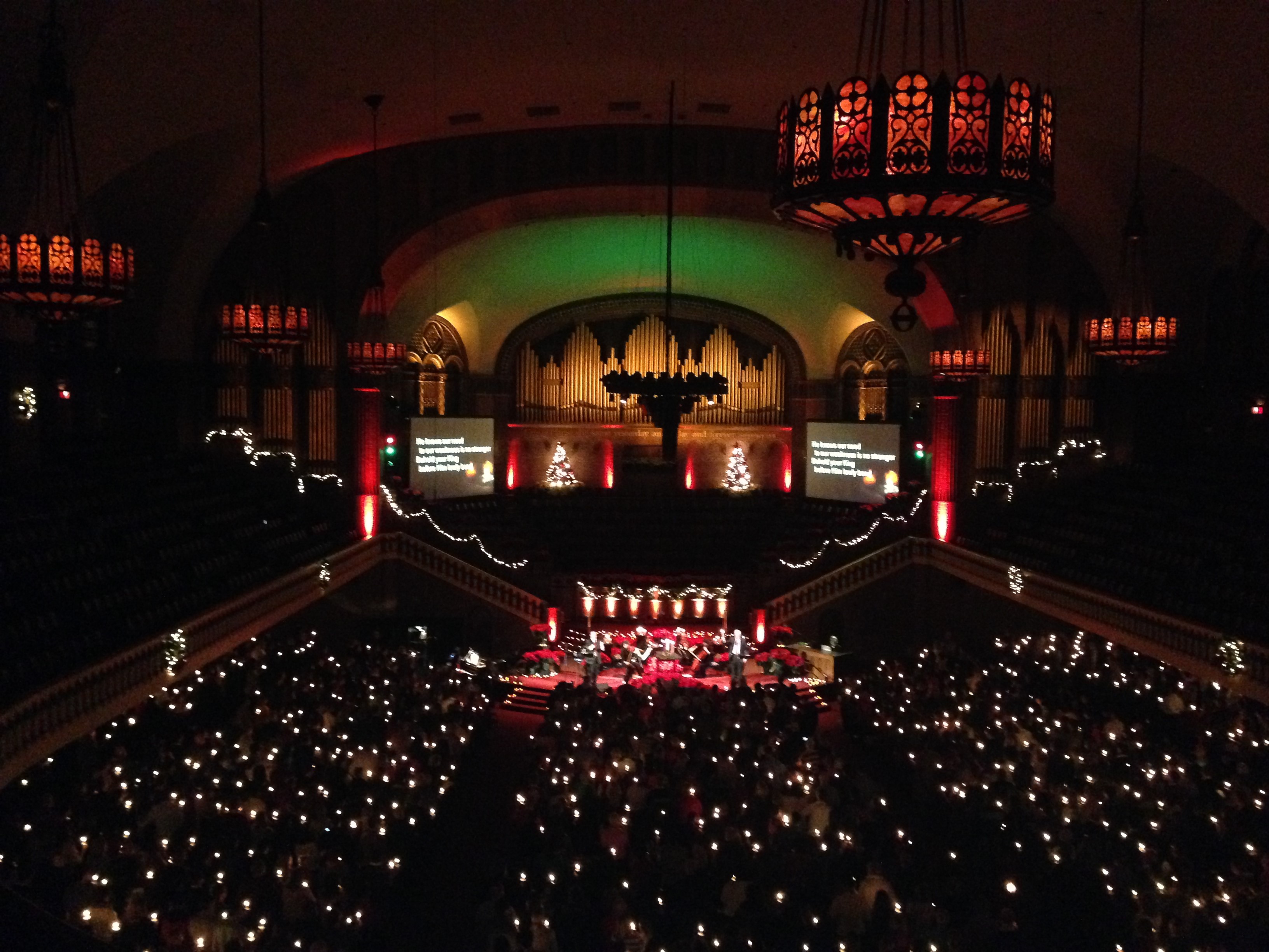 ChristmasEveCandlelightService.jpg